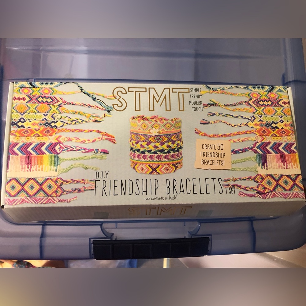STMT Friendship Bracelets Kit